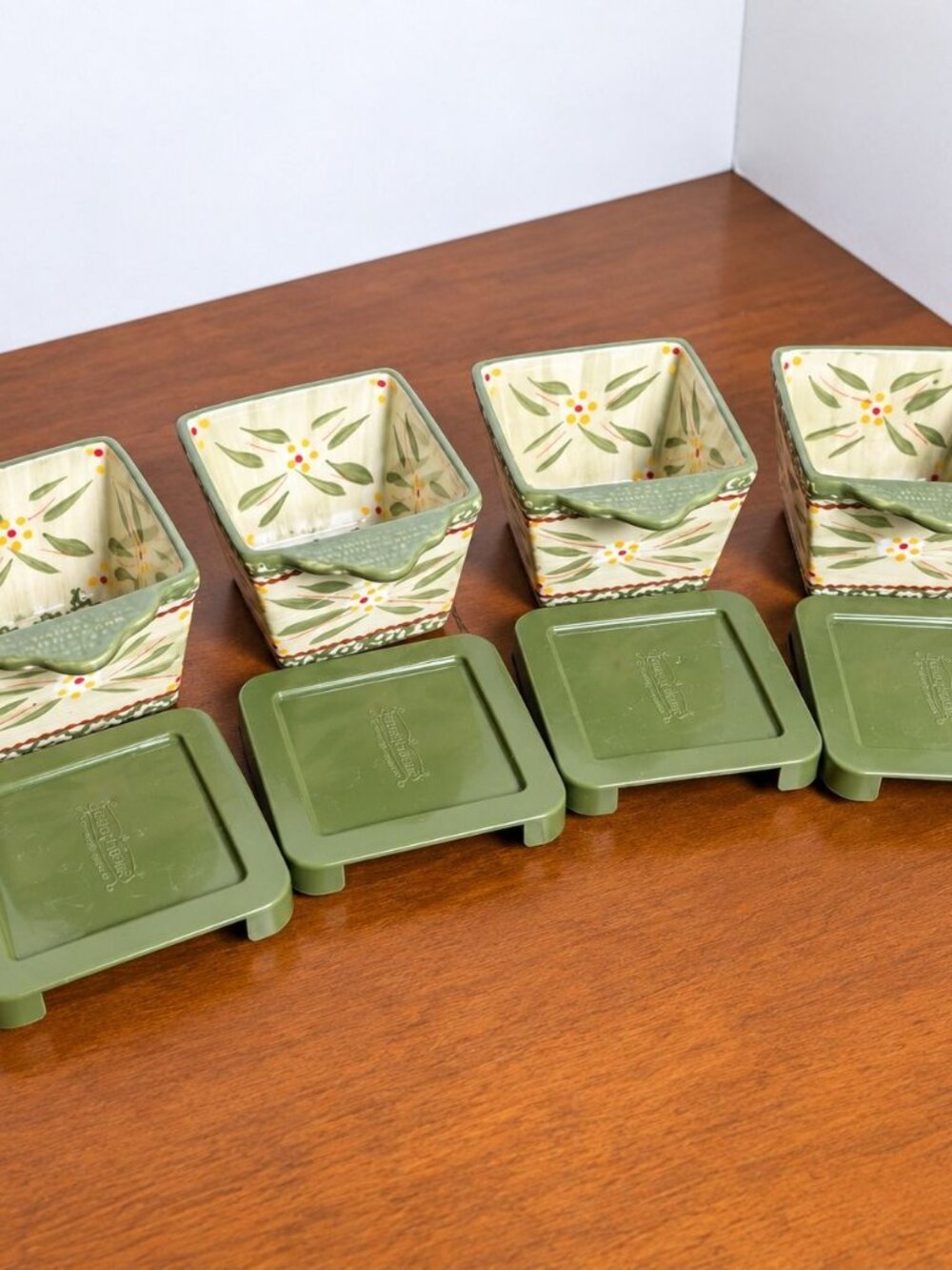 Temp-tations Old World Green 10 oz Ramekins Set of 4 with Lids